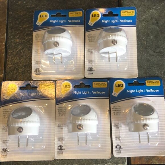 COPY 2-Automatic Plug in Light Sensor Night Light Warm White LED Bedroom Light … - Picture 2 of 7